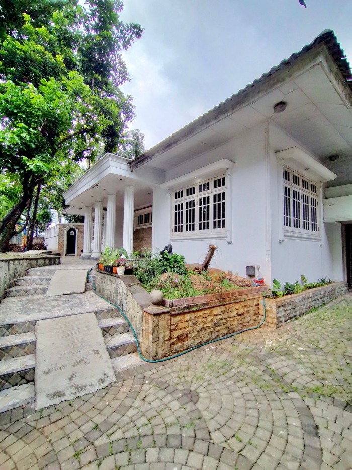 Rumah dijual di Brawijaya Keb baru Jakarta Selatan